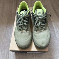 Adidas Sneakers
