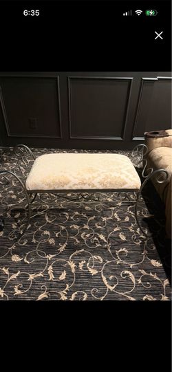 Make up bench / accessory accent bench