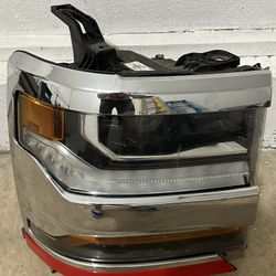 right headlight , Chevy Silverado.2016-2019 .Parts 