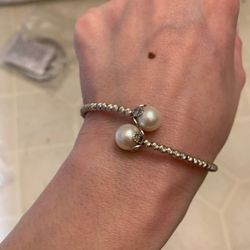 Culture pearl silver bangle