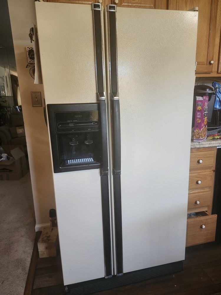 Kenmore Refrigerator/freezer 