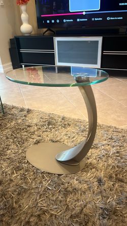 Elite Modern “Scoop” Accent Side Table – Retail $679 – Glass Top