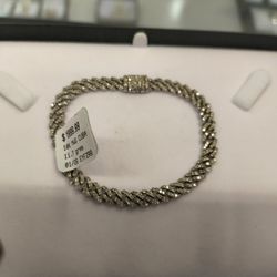 10k Silod Gold Diamond Bracelet 11.7 Grams Layaway Available 10%dwon If You Interested Please Make Sure You Ask For Maribel Thank You 