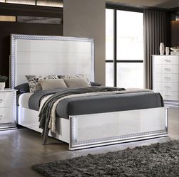 Frame Queen Platform Bed White High Gloss Finish. New Especial price