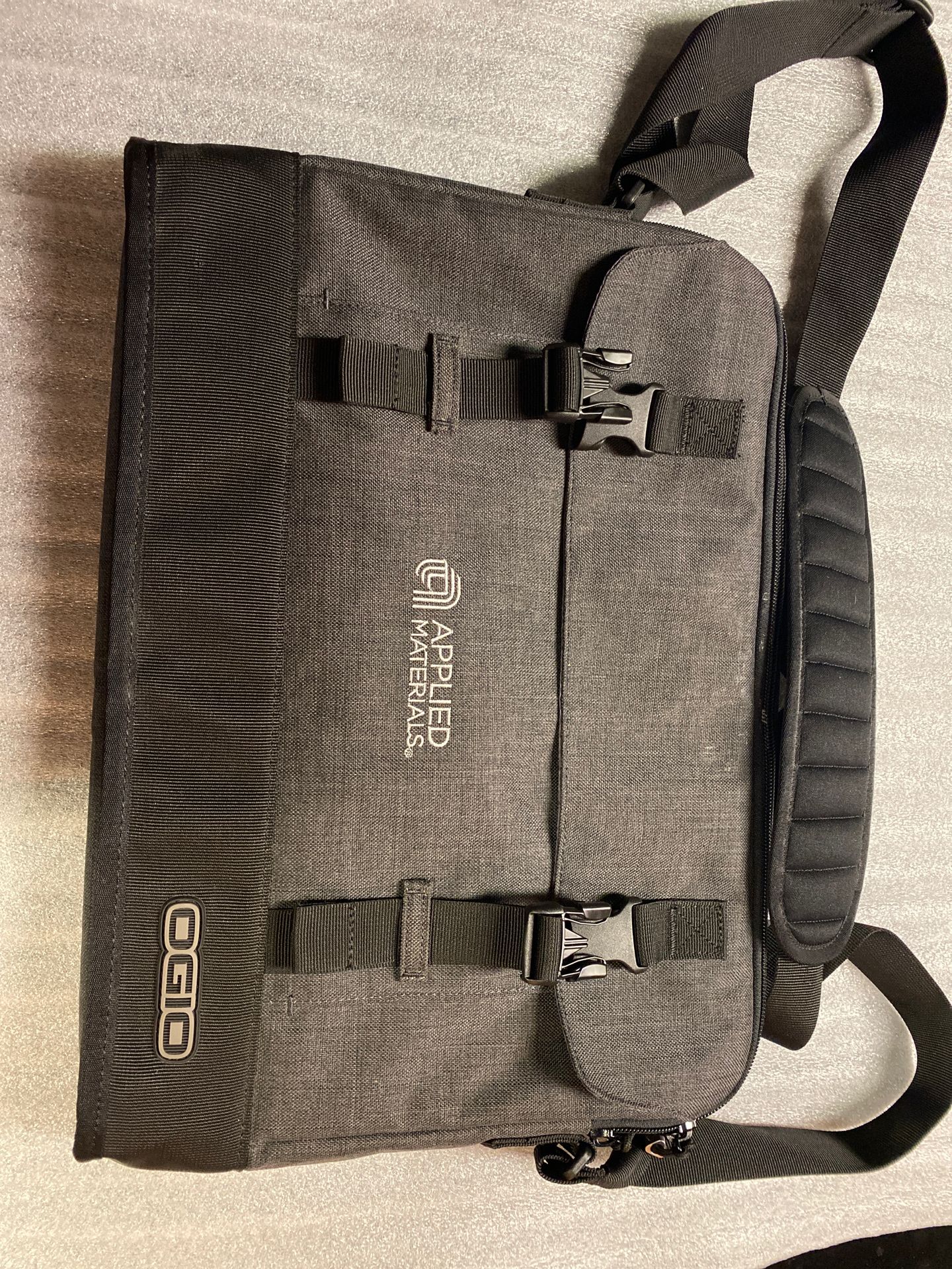 Applied Materials / OGIO Laptop Computer Padded Messenger Bag Satchel-RARE