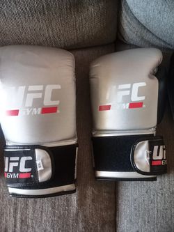 Ufc Training Boxing Gloves Thumbnail