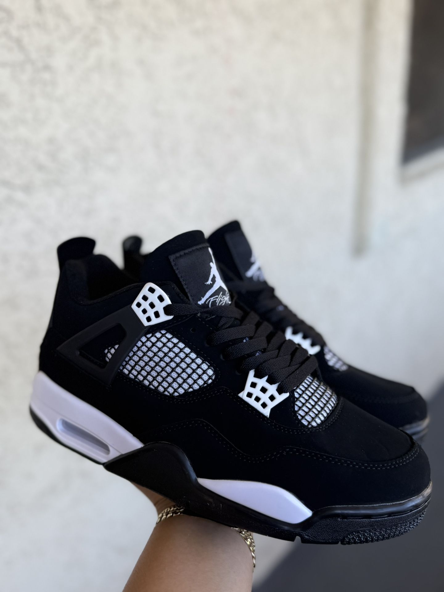 Jordan Retro 4 Size /9.5/10/ Mens