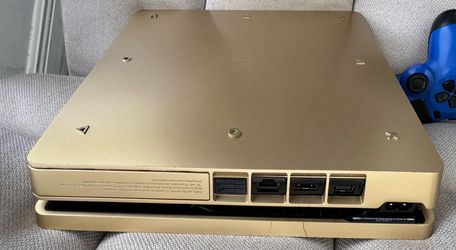 PLAYSTATION PS4