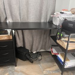 Black Desk