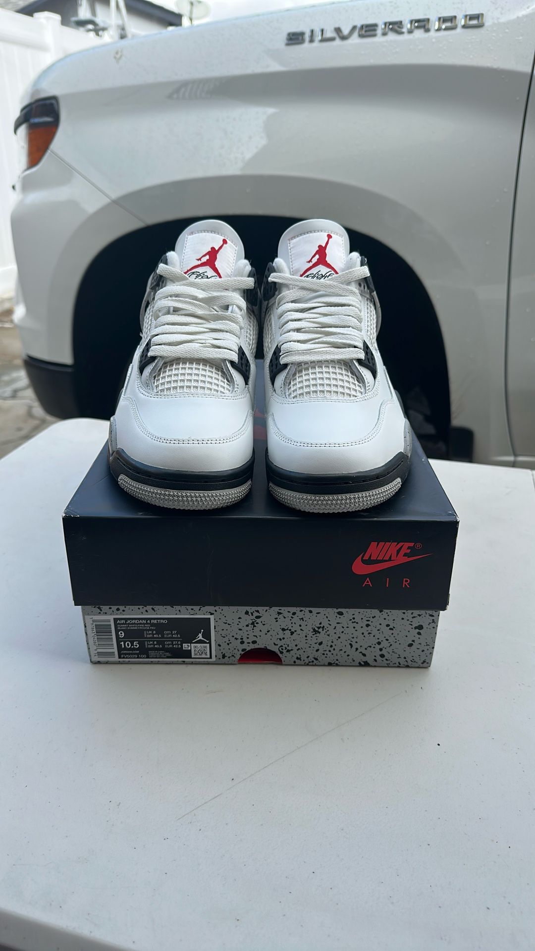 Jordan 4s