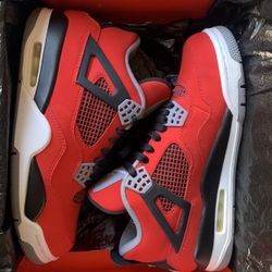 Jordan 4 Toro Bravo