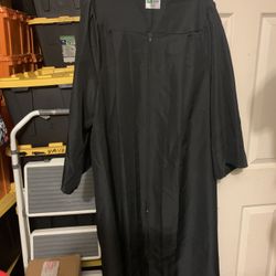 Graduation gown 