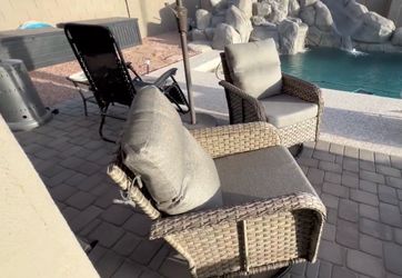 Sunbrella Outdoor Patio Chair Cushions (Set) – New