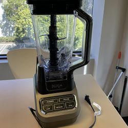 Ninja blender Like New $40