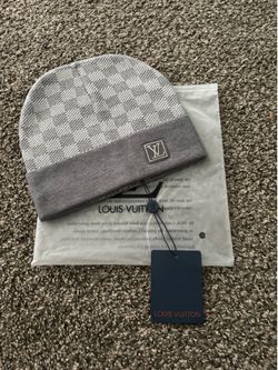 men’s fashion Louis Vuitton grey beanie