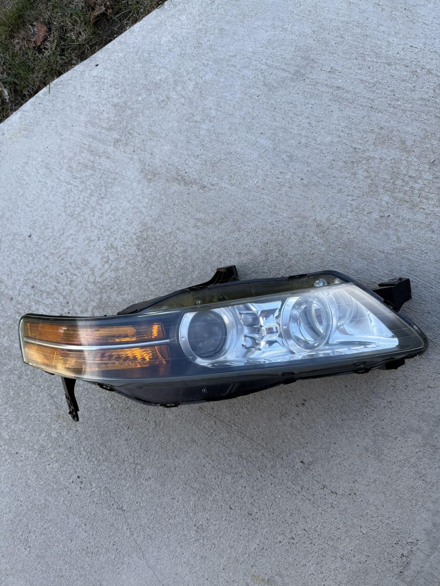 2008 Acura TL Passenger Side Headlight