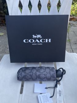 COACH Large size umbrella NWT Authentic 100%  This Coach umbrella is perfect for your outgoing trips on summer days. Pick up location in the city of P