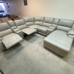 FREE DELIVERY AND INSTALLATION - Brand NEW IN BOX 📦 (Grey) LARGE DOUBLE RECLINING SECTIONAL