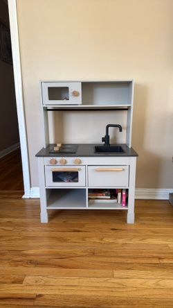 Kids wood kitchen