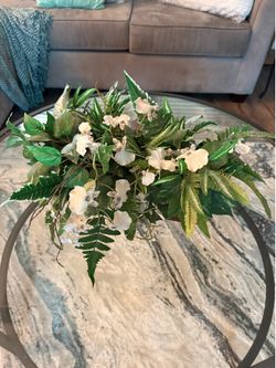 Decorative faux plants