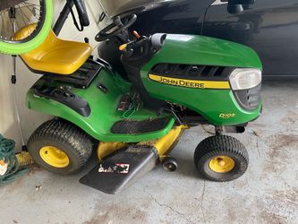 JOHN DEERE D105