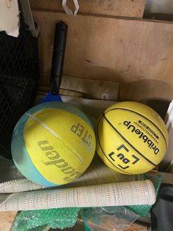 LOW PRICE MOVING- 2 BASKETBALLS