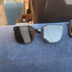 Gentle Monster Sunglasses By 01