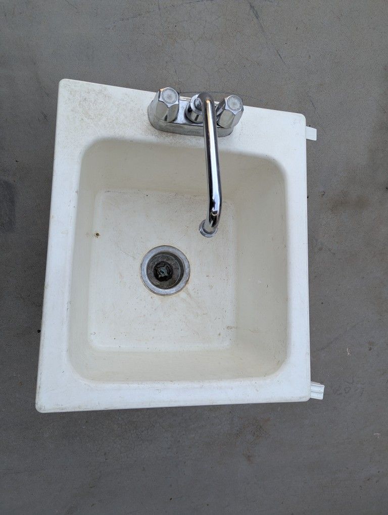 Utility Fiberglass Sink 