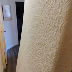 Queen Size Memory Foam Mattress 