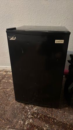 Mini fridge