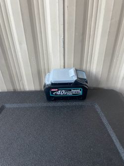 XGT makita 40v  4.0  Ah. Battery