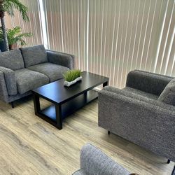 Modern Office Lounge Set – Loveseat, Armchair & Coffee Table (Excellent Condition)
