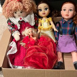 4 Dolls
