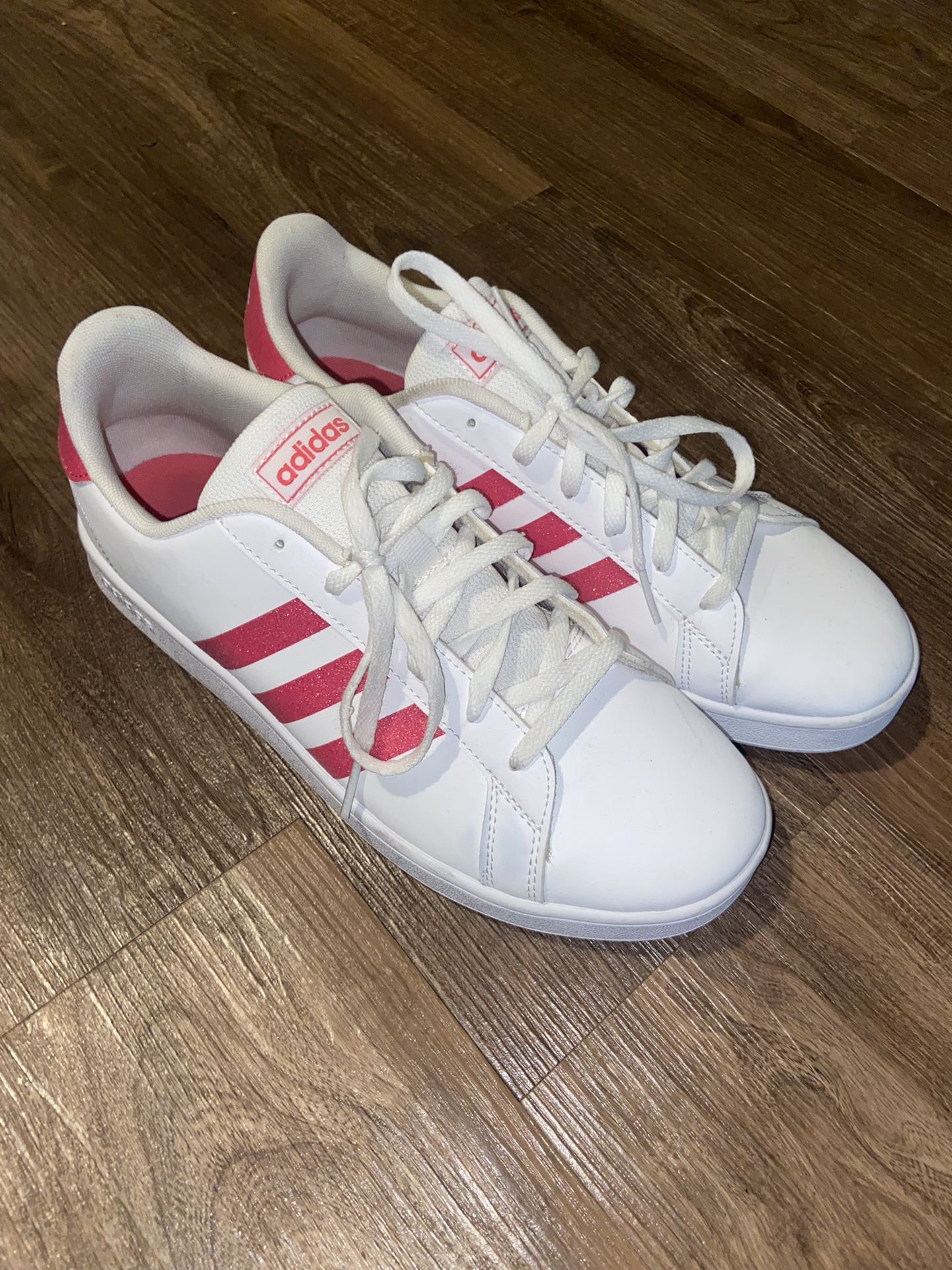 Women’s Adidas Size 7