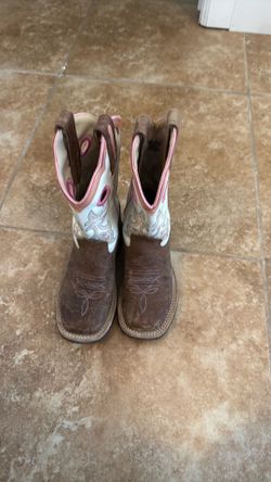 Girls boots