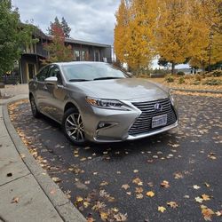 2017 Lexus ES
