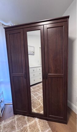 3-Door Wardrobe Closet with Mirror – Great Storage Solution