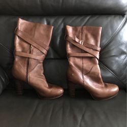 Woman’s UGG Boots Size 11 