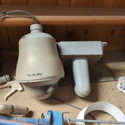 360° Security Camera And Wall Mount 20 Bucks Takes It