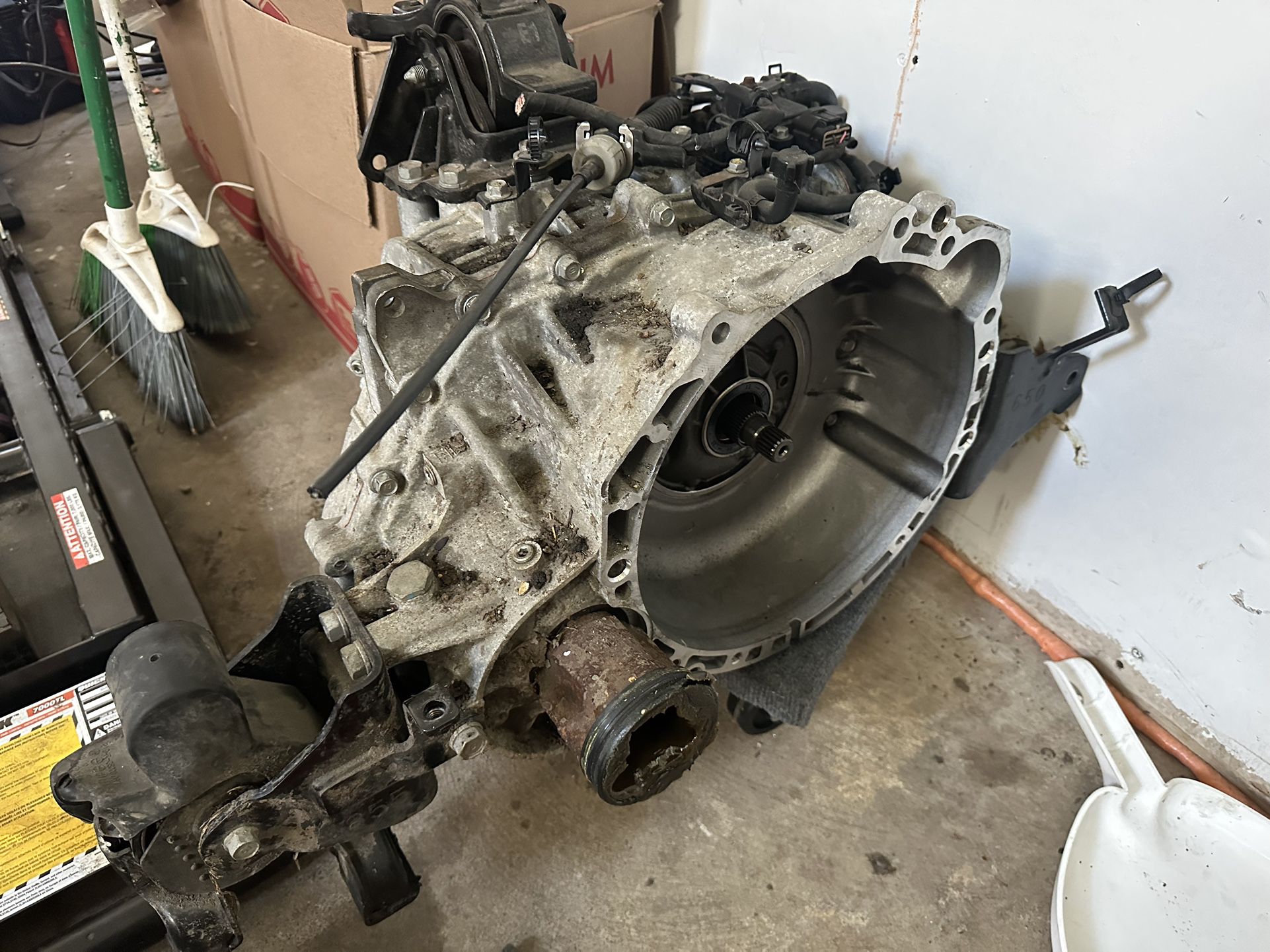 Selling transmission for Hyundai Sonata 2012 with 60k  mileage on it. Body 2011-2015  