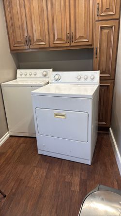 Whirlpool Gas washer and dryer set