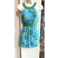 Adorable Guess Jeans halter top in excellent condition. Sz M