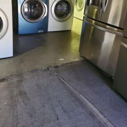 *Refurbished appliances that are available include: washers, dryers, all styles of refrigerators, ranges, and freezers.
Refurbished Appliance warranty