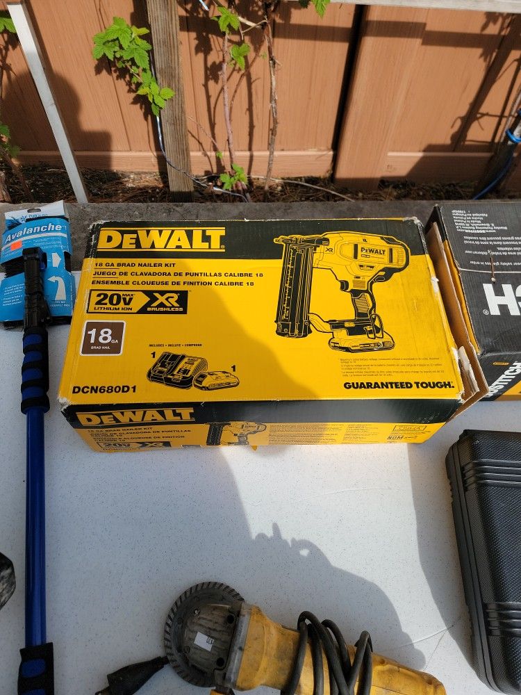 Dewalt 18GA Nailer 