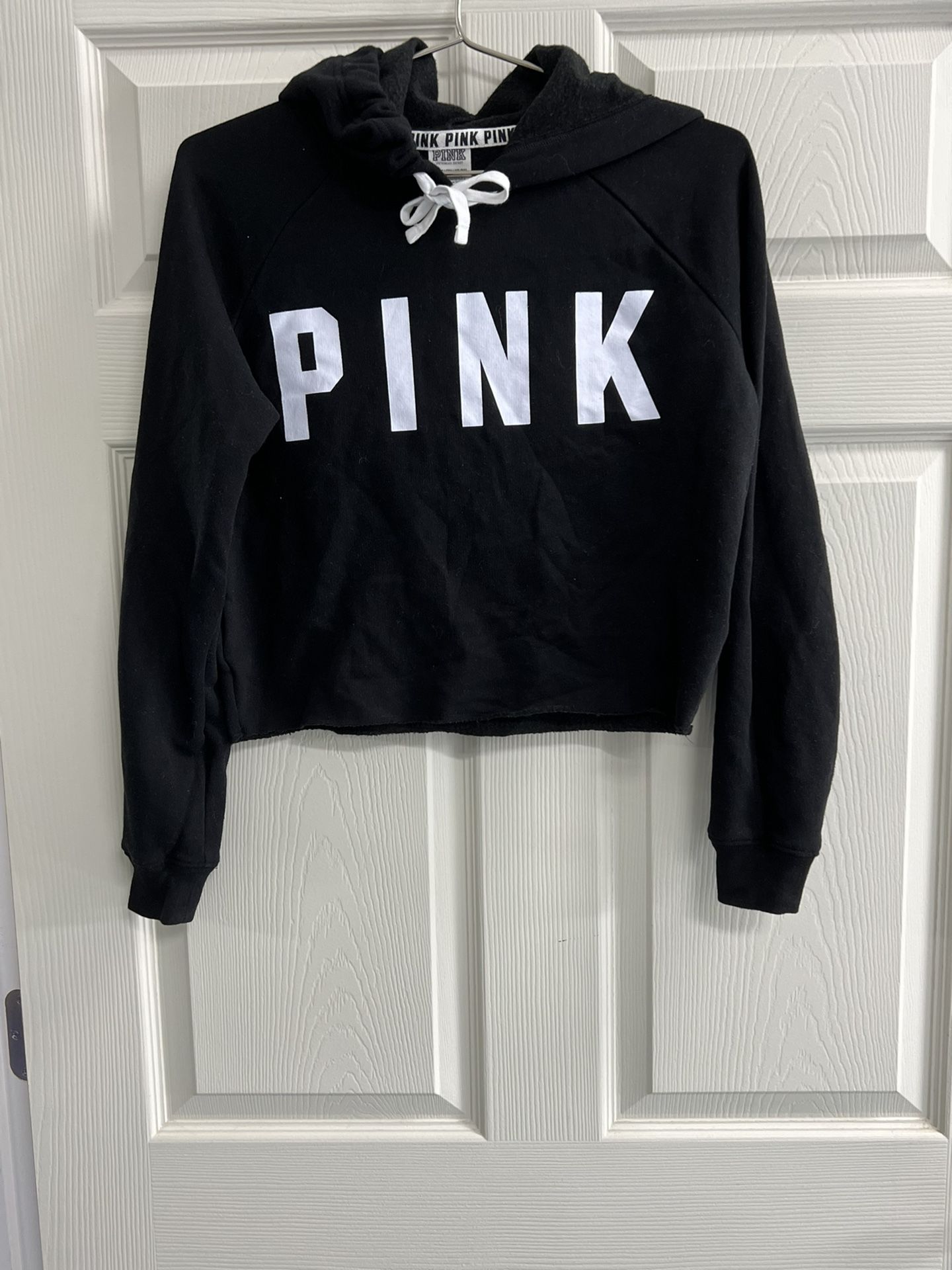VICTORIA’S SECRET PINK LOGO BLACK CROPPED HOODIE SWEATSHIRT - SIZE XS - VGUC