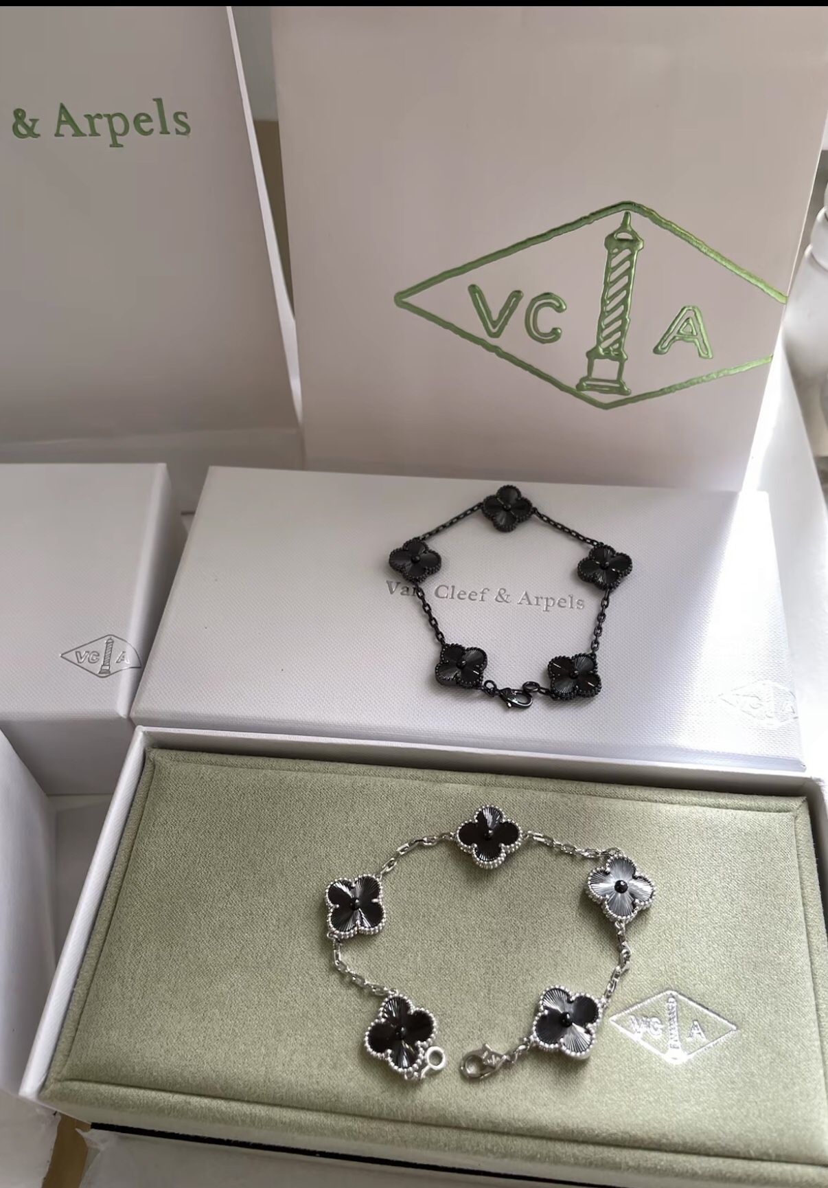 Fashionable Bracelet 