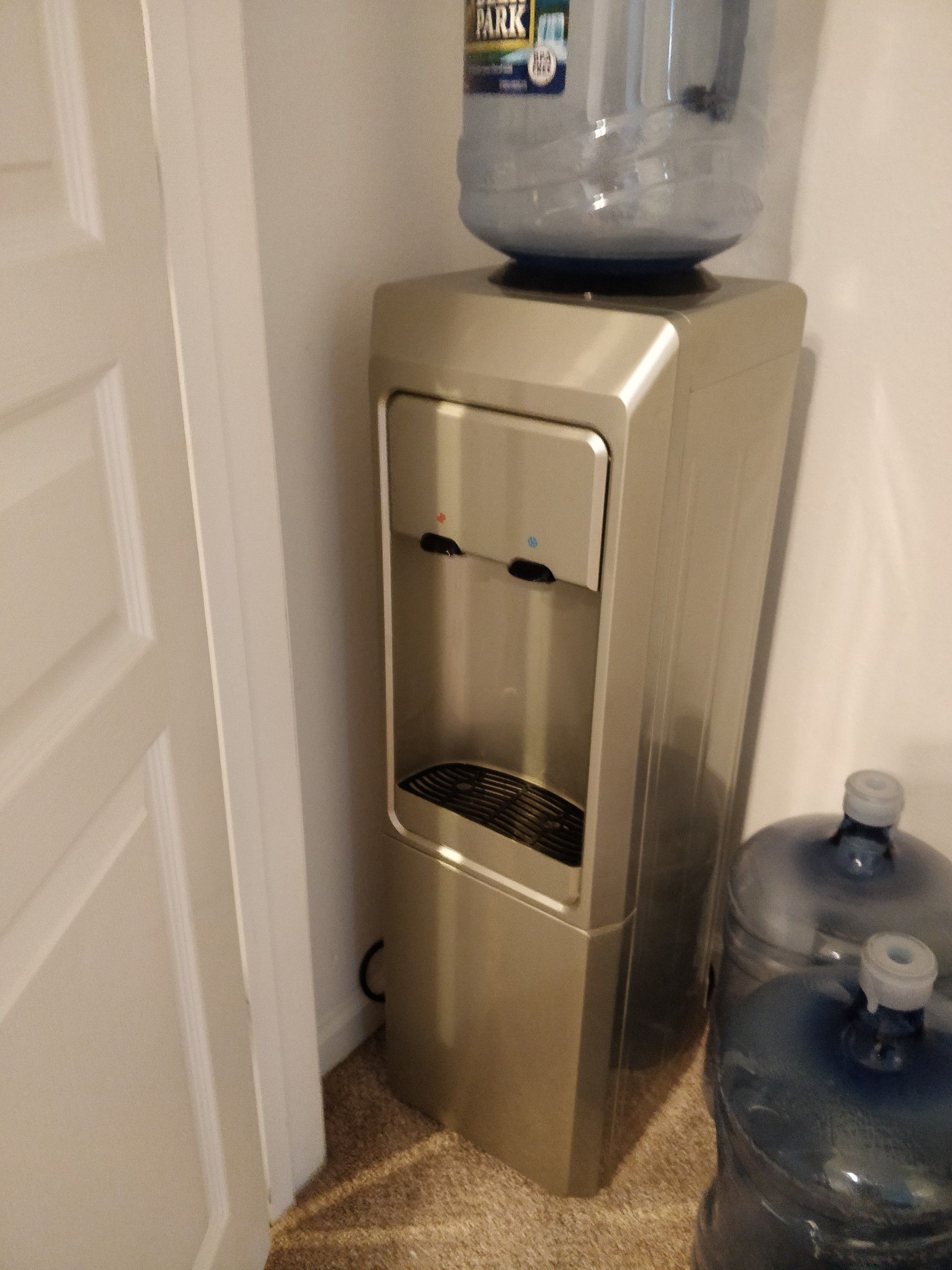 Water cooler/ heater