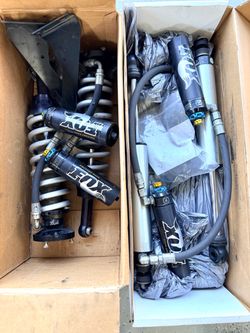 FOX SHOCKS 2.5 WITH ADJUSTORS $2500 OBO