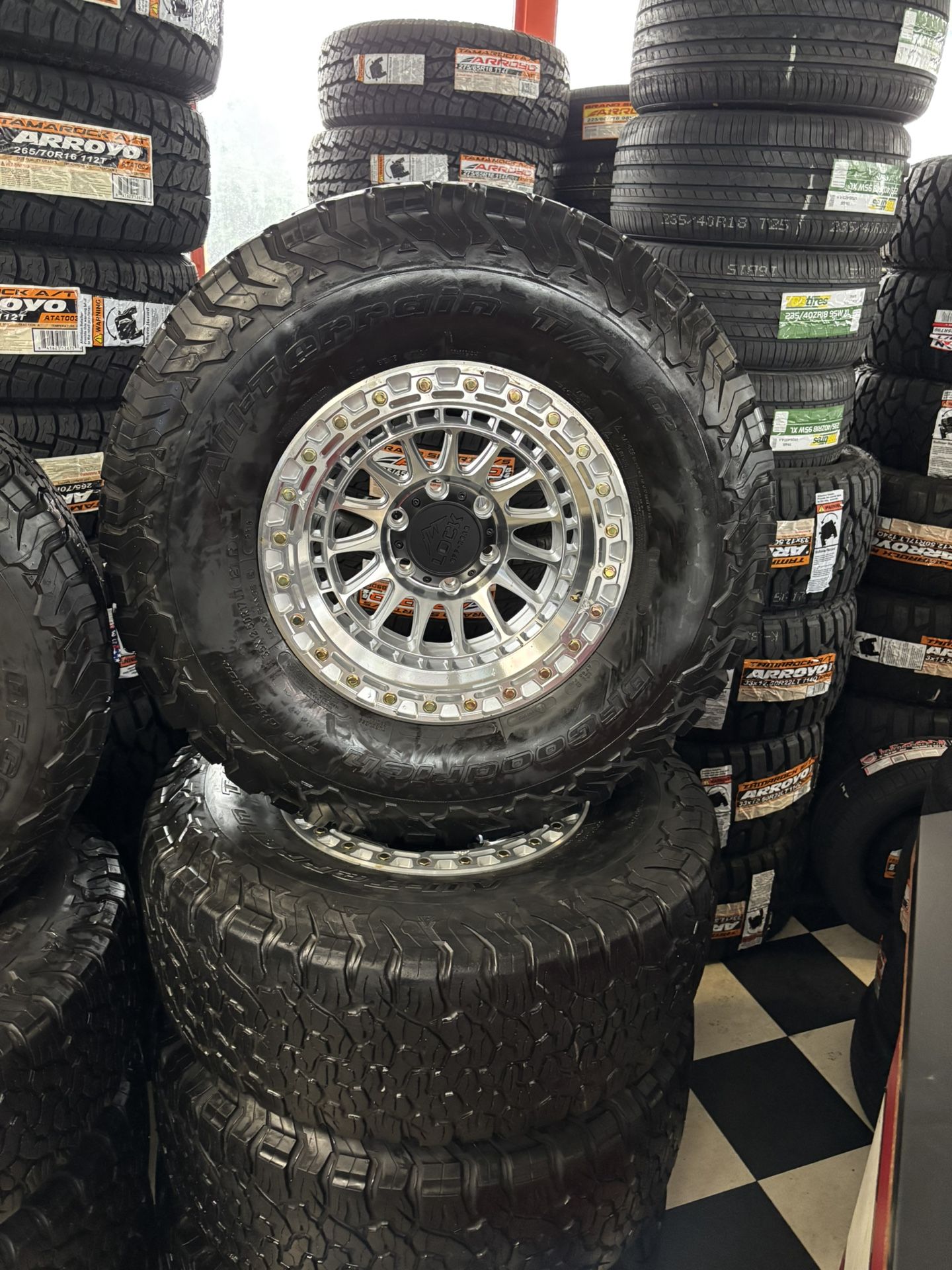 Bendo Rines Nuevos Con Llantas Siminuebas Para Toyota Tacoma Chevy Silverado