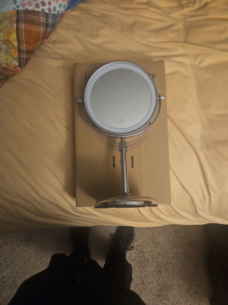 Rechargable Light Up Make Up Mirror